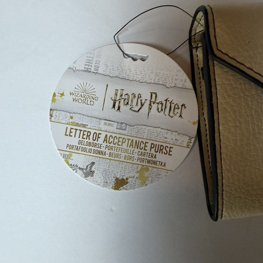 Harry Potter Hogwarts Letter Acceptance Wallet Purse NWT Groovy UK Wizarding - Picture 4 of 10